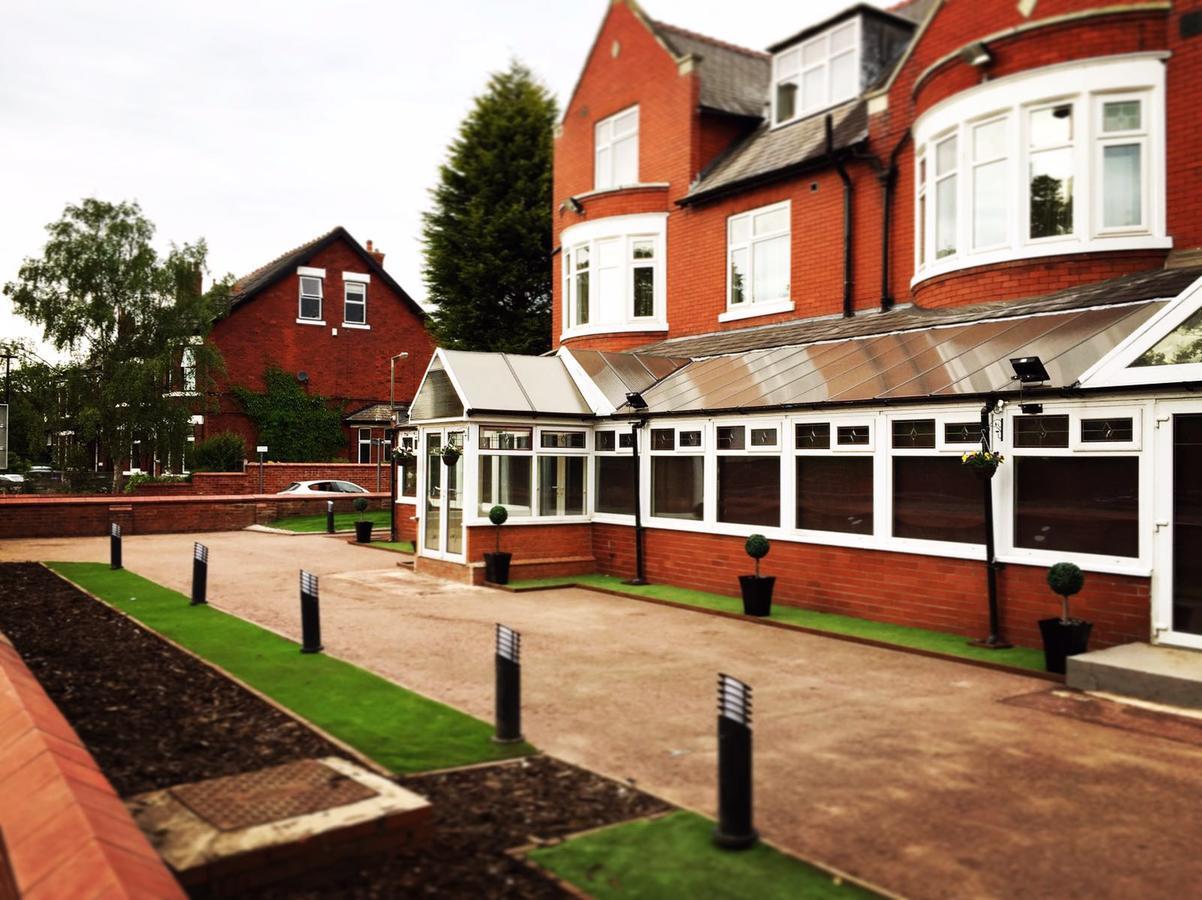 Trivelles Mayfair,Stockport Buitenkant foto