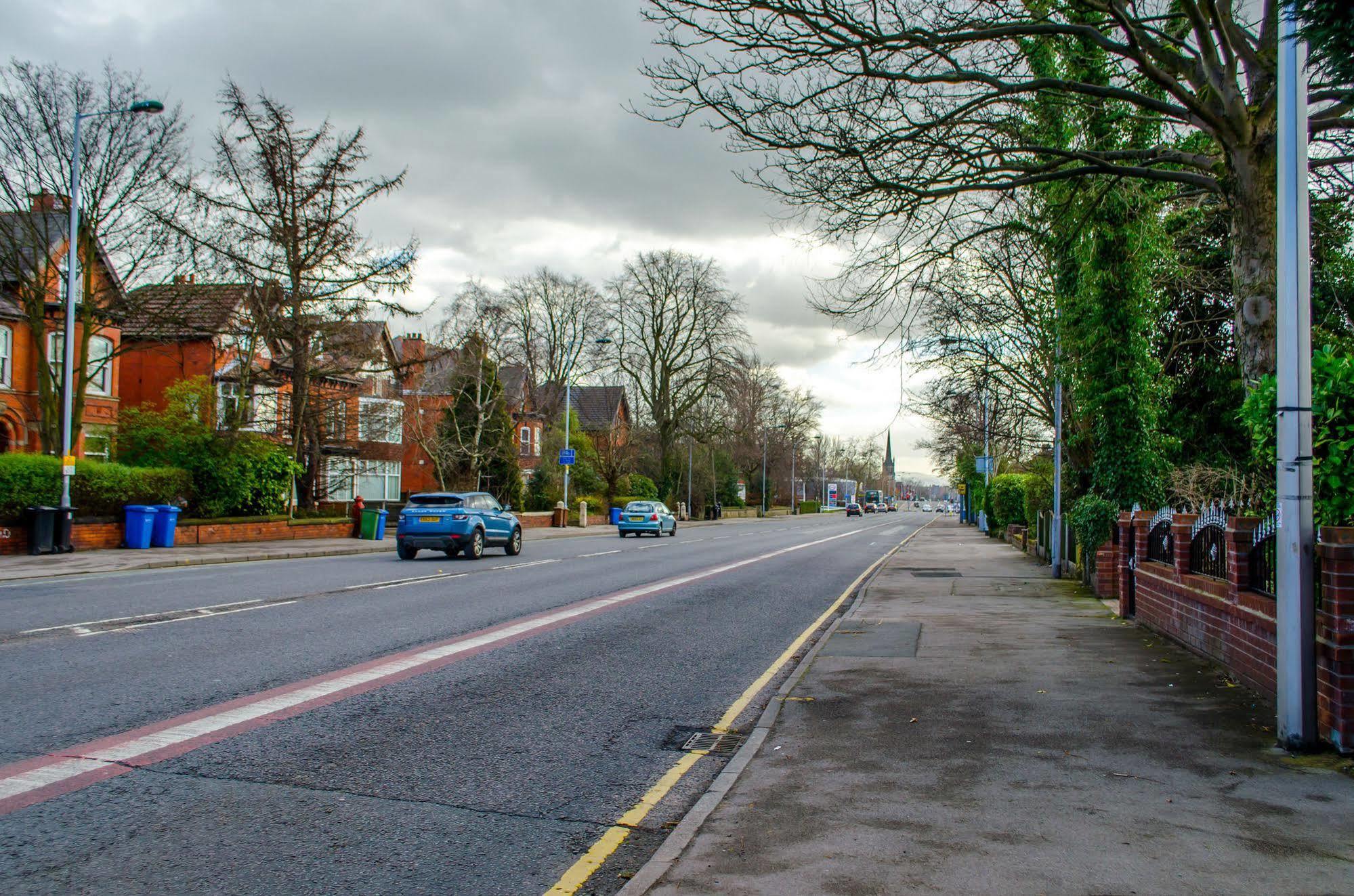 Trivelles Mayfair,Stockport Buitenkant foto